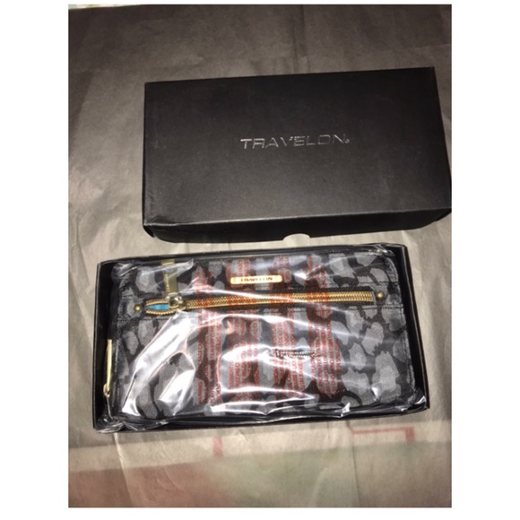 Travelon RDID Cheetah Wristlet Wallet Leopard NIB - Picture 7 of 9